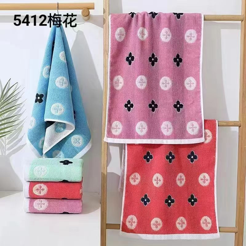 Stock cotton towels for home use (outdoors)